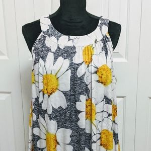 Shirt with daisies